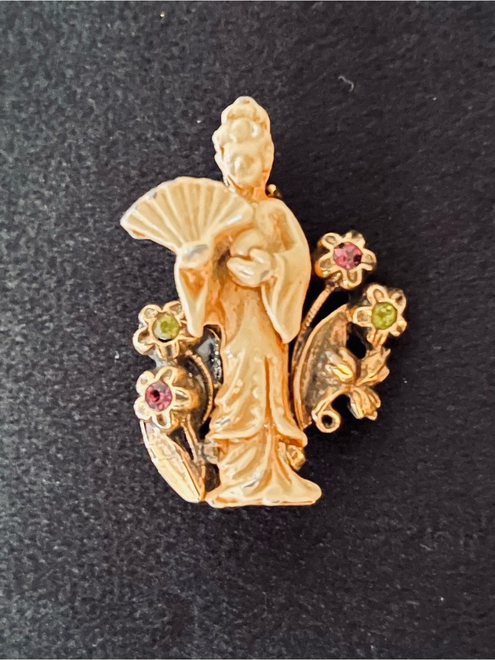 #173 Vintage Japanese Floral Geisha Girl Brooch Pin